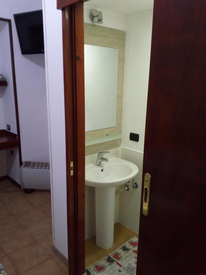 Monolocale Bed & Breakfast เนเปิลส์ ภายนอก รูปภาพ