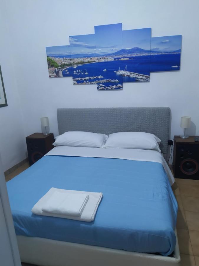 Monolocale Bed & Breakfast เนเปิลส์ ภายนอก รูปภาพ
