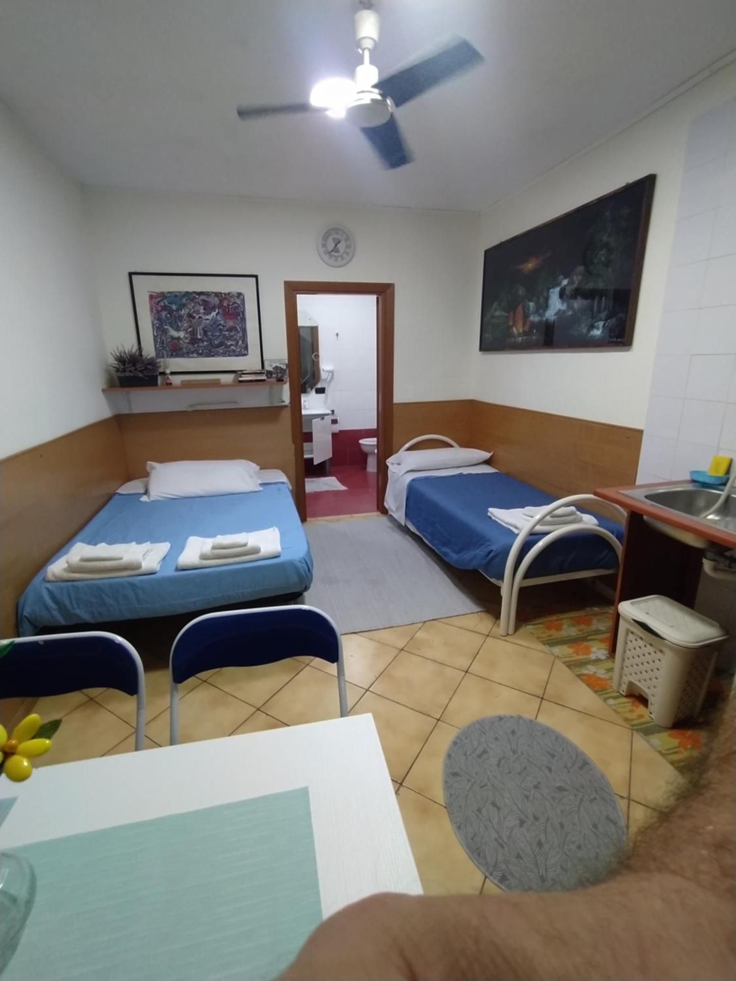 Monolocale Bed & Breakfast เนเปิลส์ ภายนอก รูปภาพ